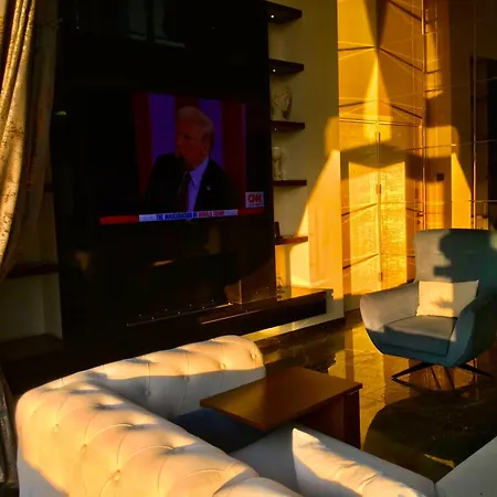 Luxury 3bedroom Loft Style Apartment